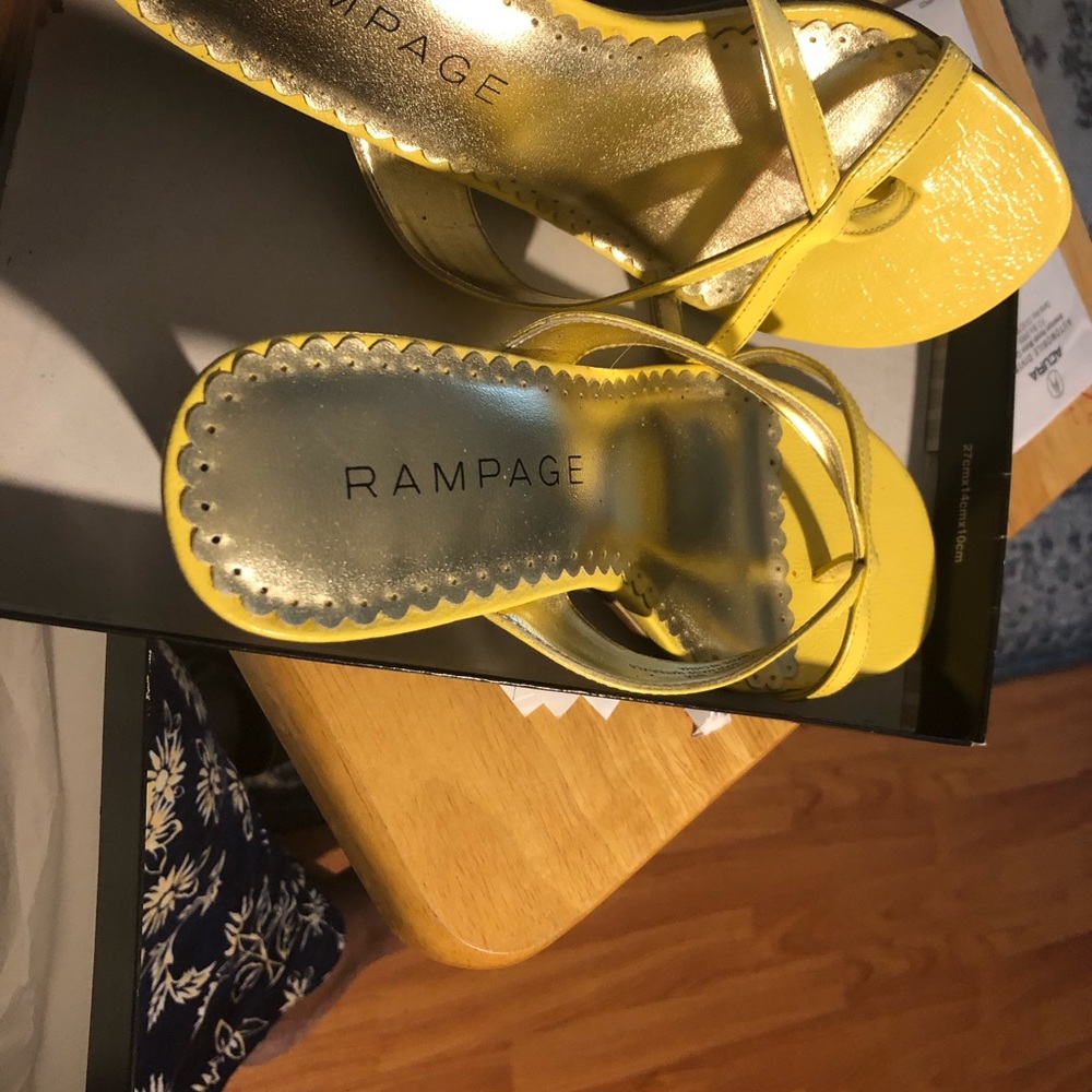 Women’s heels. Excellent condition